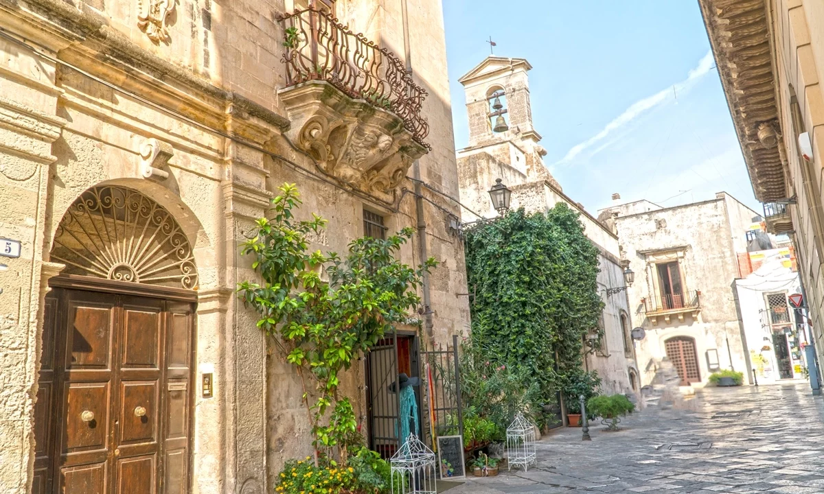 visuale del borgo antico di galatina in salento
